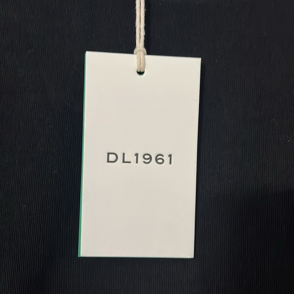 NWT cropped pullover - Picture 5 of 9